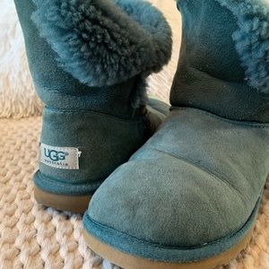 Ugg Australia size 8 green fur fold over boots
